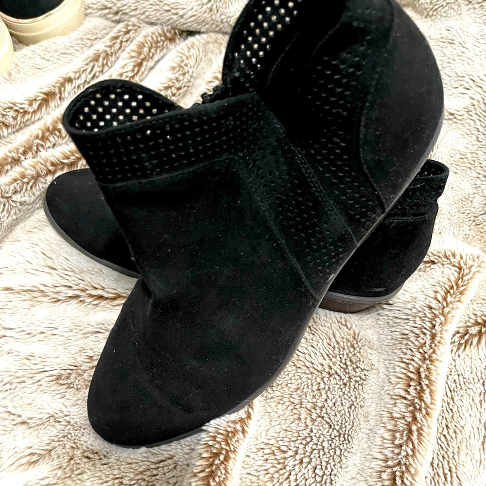 Pre-loved 💕 Old Navy Ankle Boots